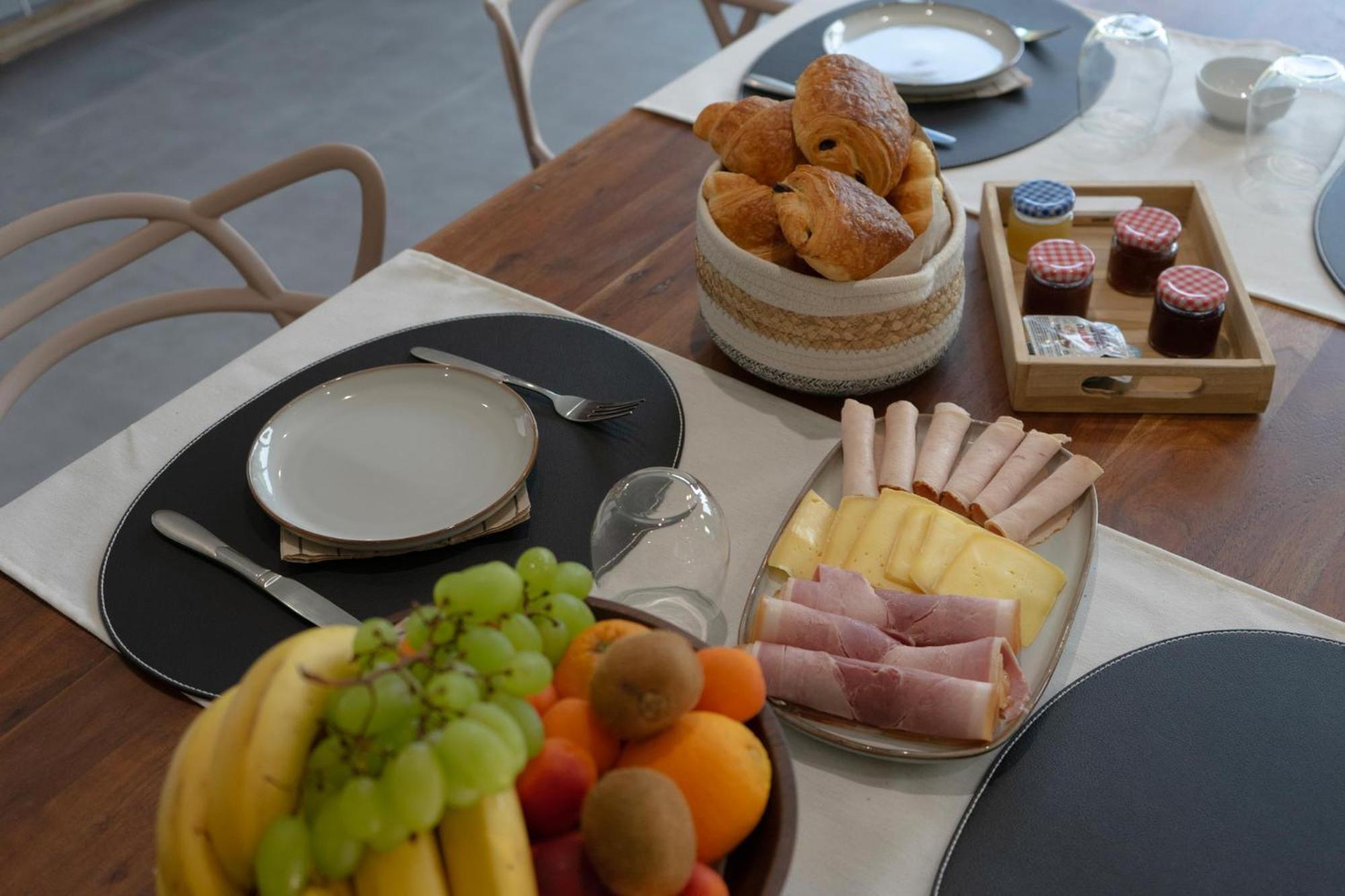 Au Petit Canteleu - Bed & Breakfast Beloeil Εξωτερικό φωτογραφία